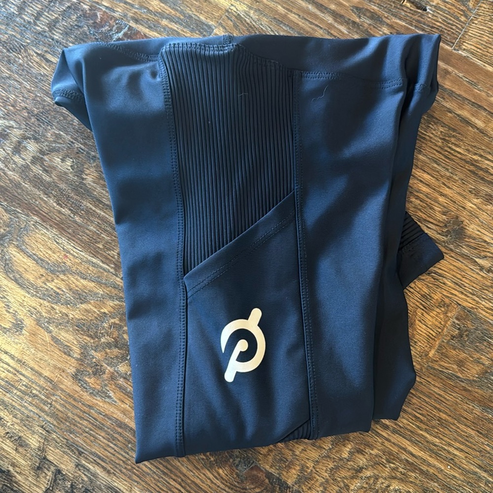 Peloton leggings size small